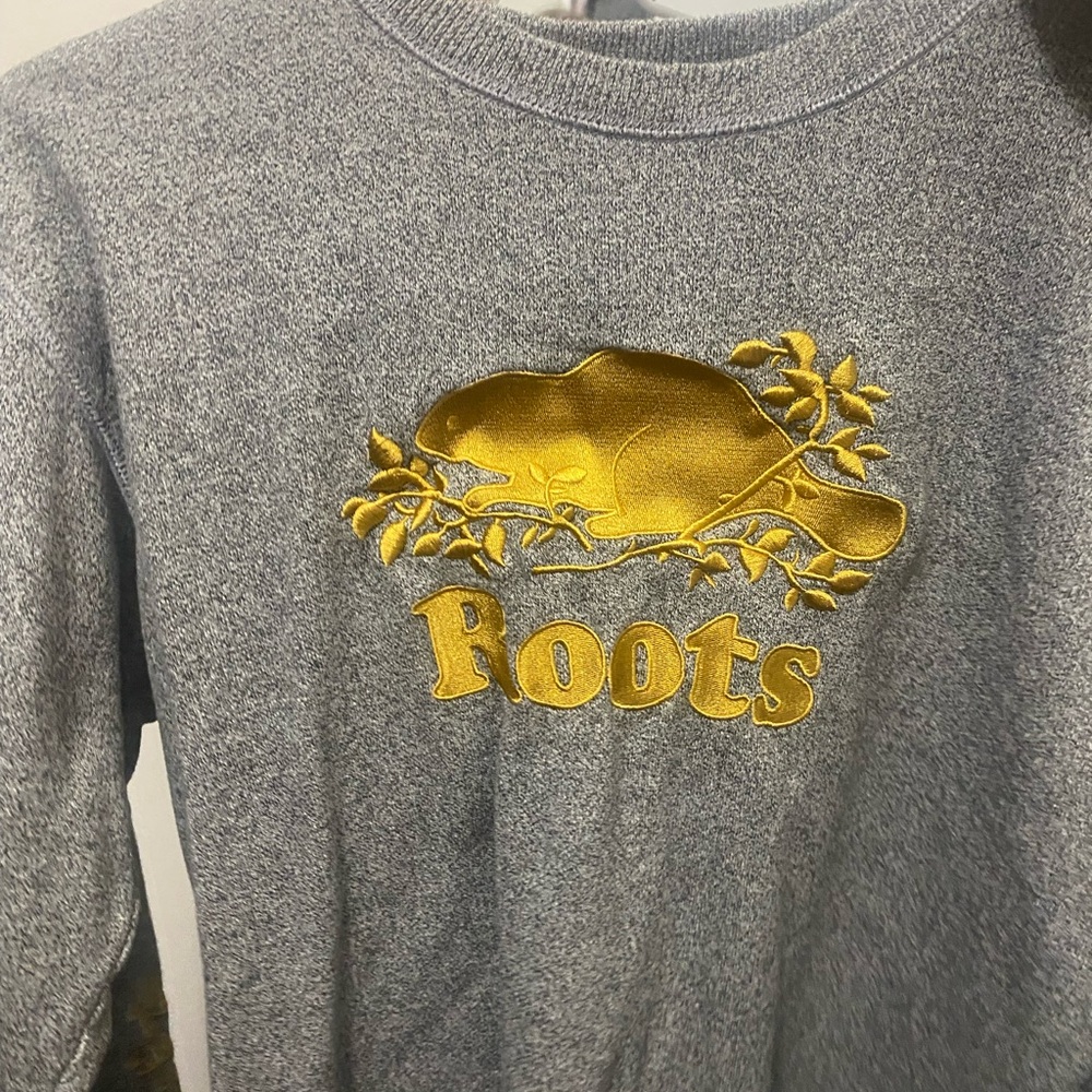 Roots 50 Gray Sweatshirt with gold beaver Logo unisex large